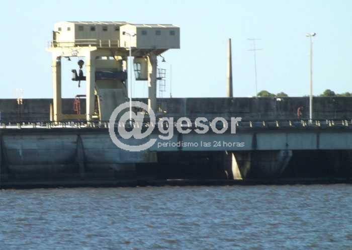 El gerente comercial de UTE informó que el apagón se debió a la tormenta eléctrica, que afectó las líneas que van desde la Central hidroeléctrica de Palmar a Montevideo.