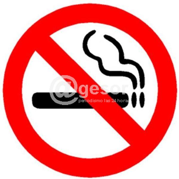 Gobierno propone prohibir publicidad de tabaco en interior de locales de venta.