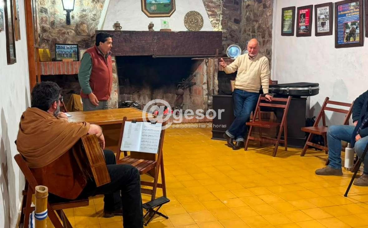 La presentación del libro de Horacio Soares de Lima convirtió a Cardona en un espacio de reflexión sobre la vigencia cultural de Osiris Rodríguez Castillos.