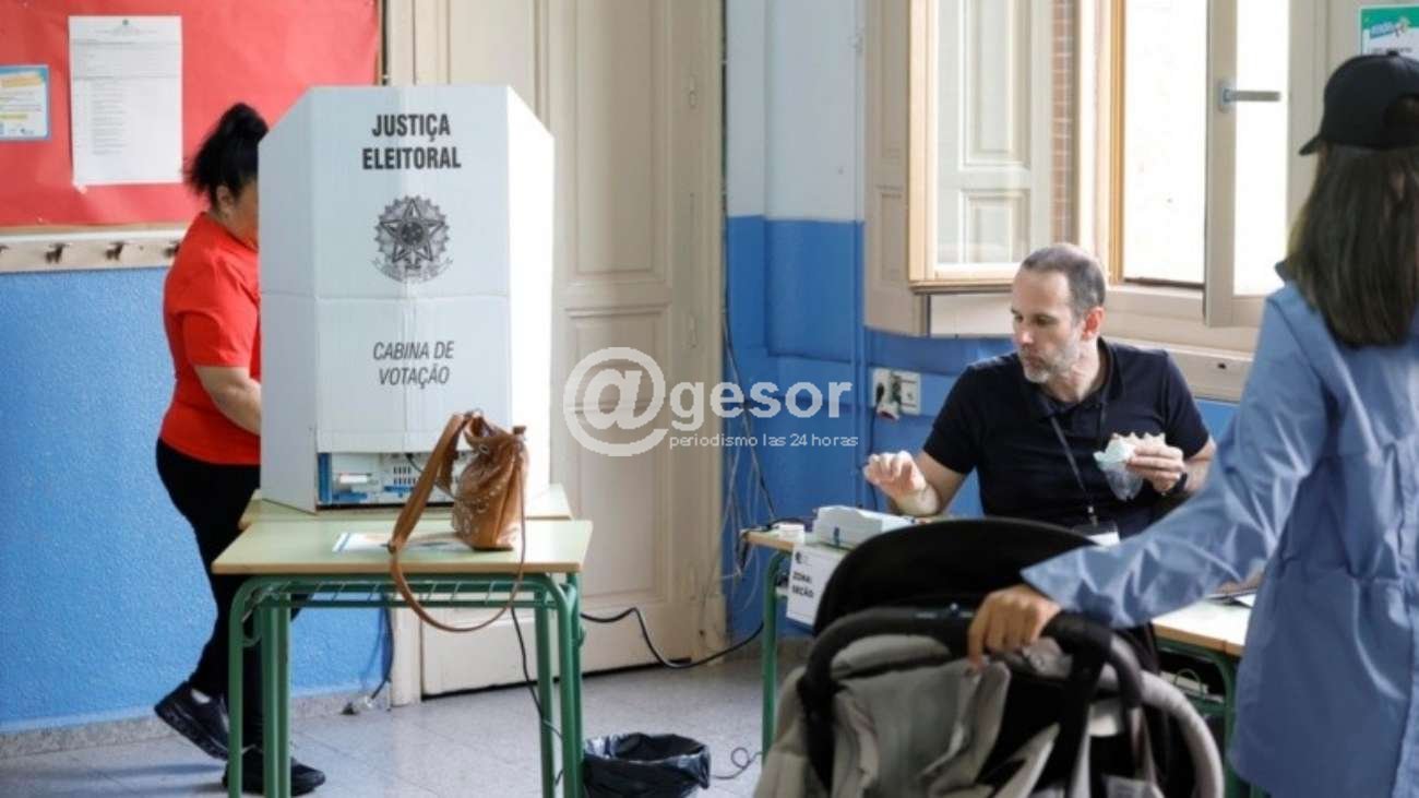 Cuando escribo esta columna, hoy domingo 4 de octubre de 2026, Brasil se debate entre el fuego y las brasas. Entre Luiz Inácio Lula da Silva, Lula, el octogenario presidente y Flávio Bolsonaro, hijo de Jair Bolsonaro, condenado por golpista.